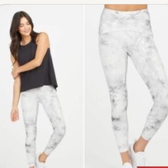 SPANX Booty Boost Active Cloudy Tie Dye Leggings Size XL - Picture 1 of 11
